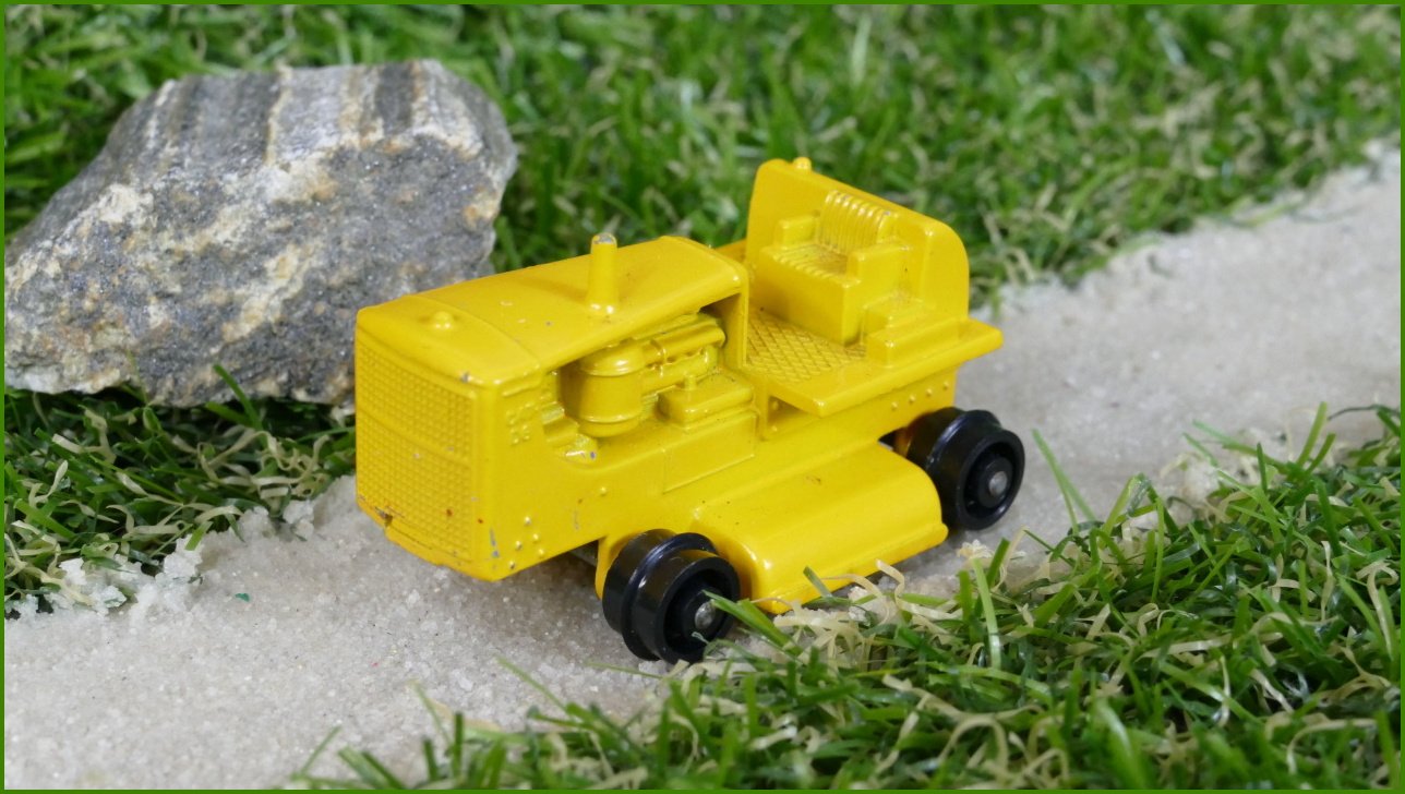 Model Autíčka Matchbox No.8 Caterpillar D8 Tractor (Lesney)