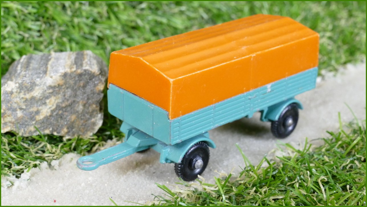 Model Autíčka Matchbox No.2 - Mercedes Trailer (Lesney)