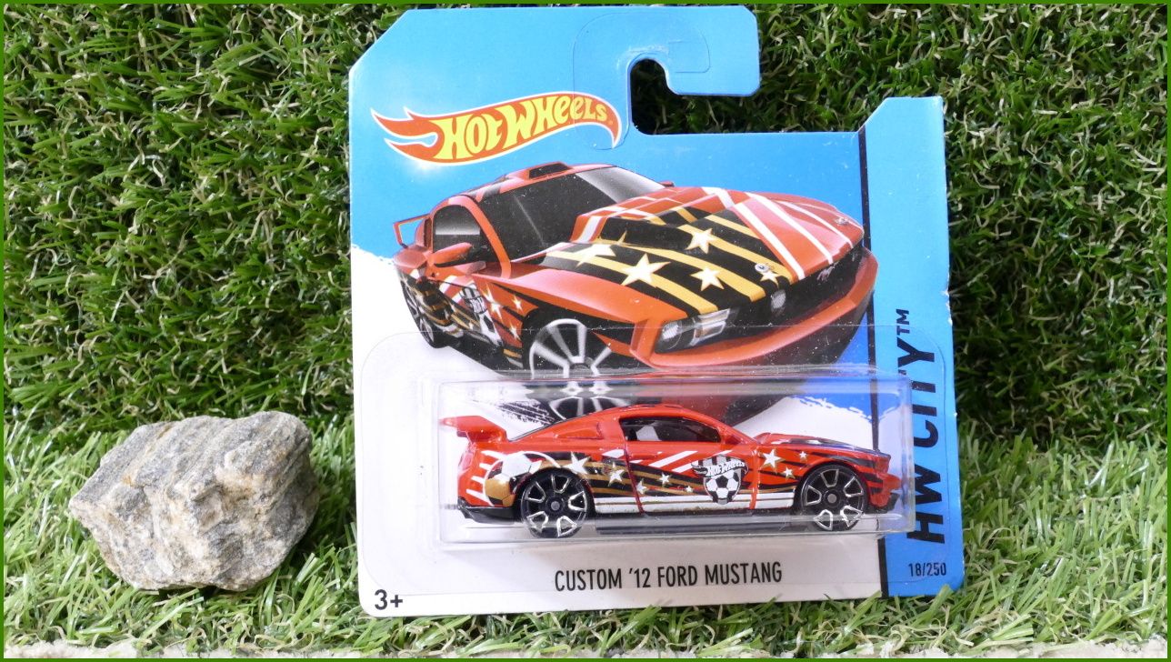 Angličák Model Autíčka Custom Hot Wheels ´12 Ford Mustang (HW CITY)