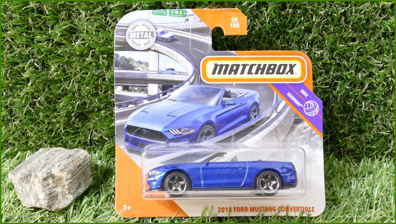 Matchbox Autíčko 2018 Ford Mustang Convertible