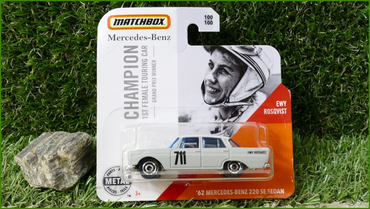 Matchbox Autíčko ´62 Mercedes-Benz 220 SE Sedan