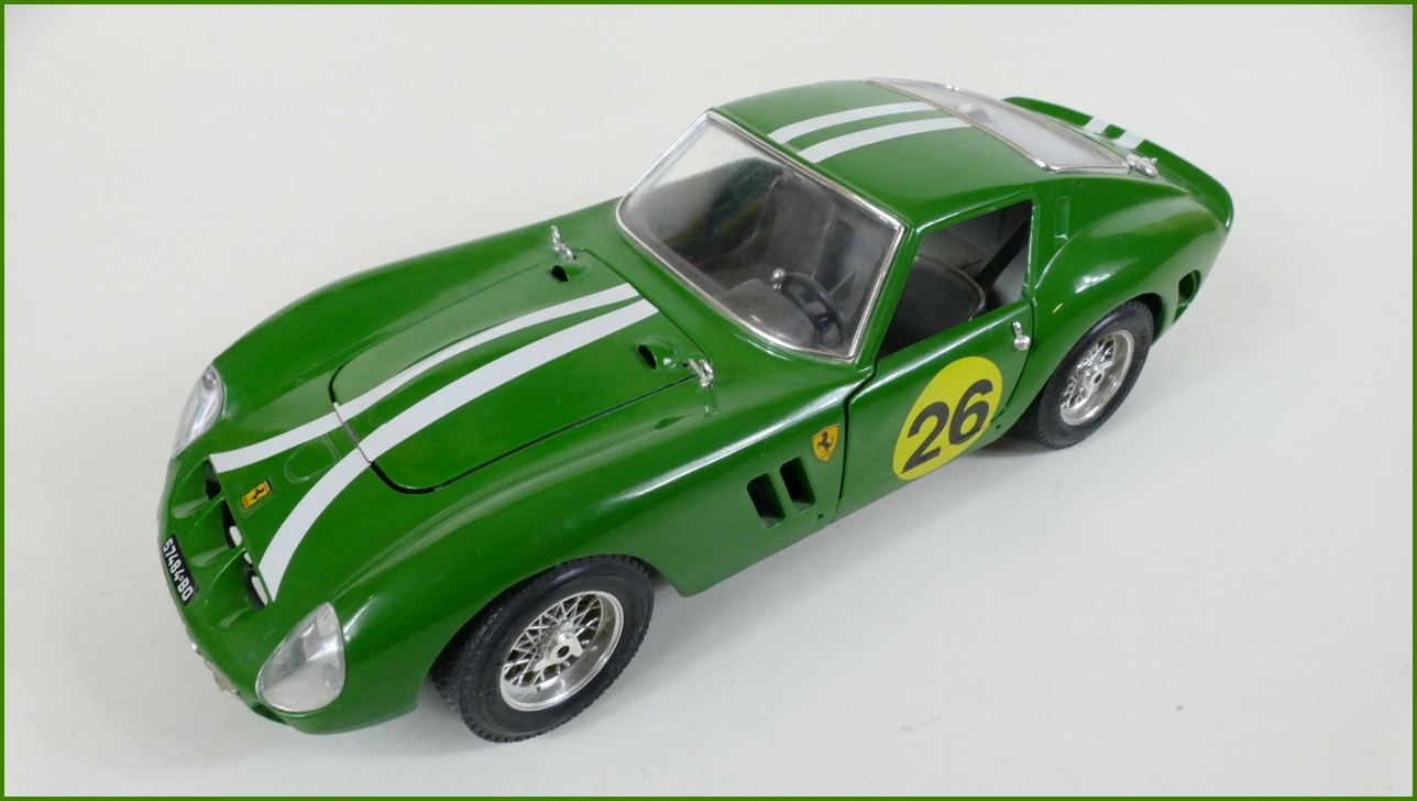 Kovový Model Bburago 1:18 - Ferrari GTO (1962)
