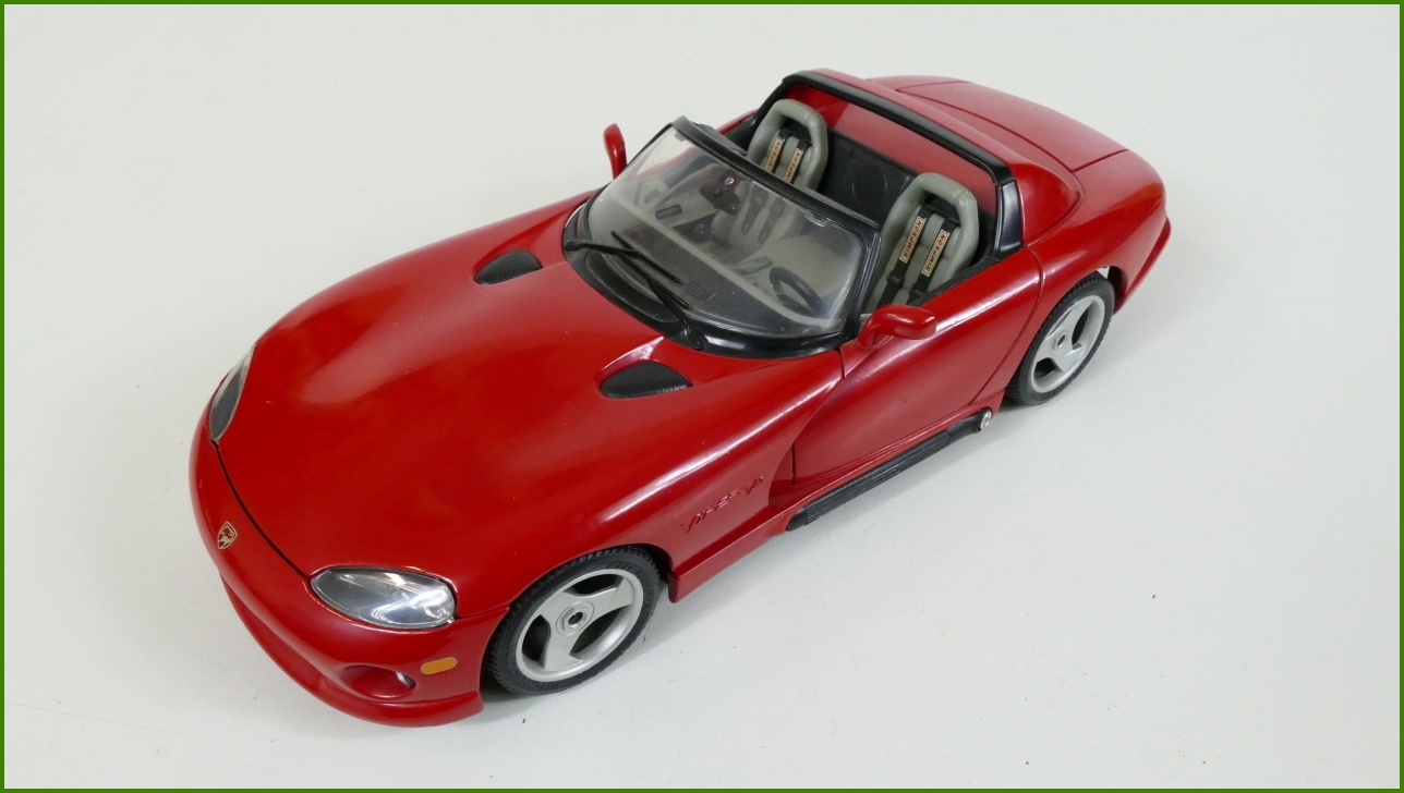 Kovový Model Bburago 1:18 - Dodge Viper RT/10