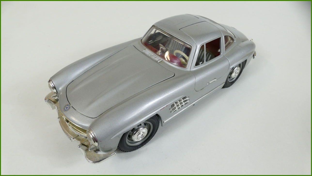 Kovový Model Bburago 1:18 - Mercedes 300 SL (1954)