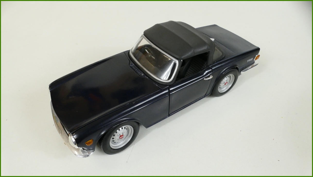 Model Auta ERTL 1:18 Triumph TR6 (1974) - Viz Popis