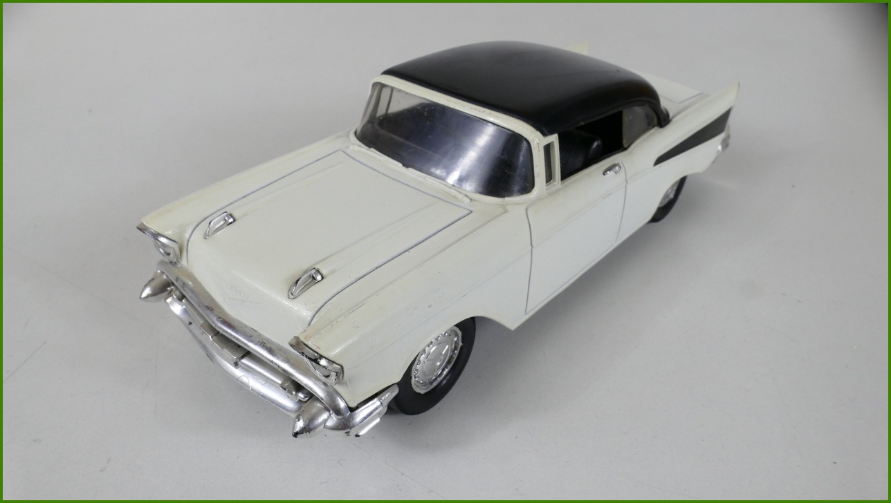 Model Auta Mira 1:24 - Chevrolet Bel Air H.T. - Viz Popis