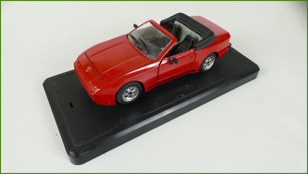 Model Auta Majorette 1:24 - Porsche 944 Turbo