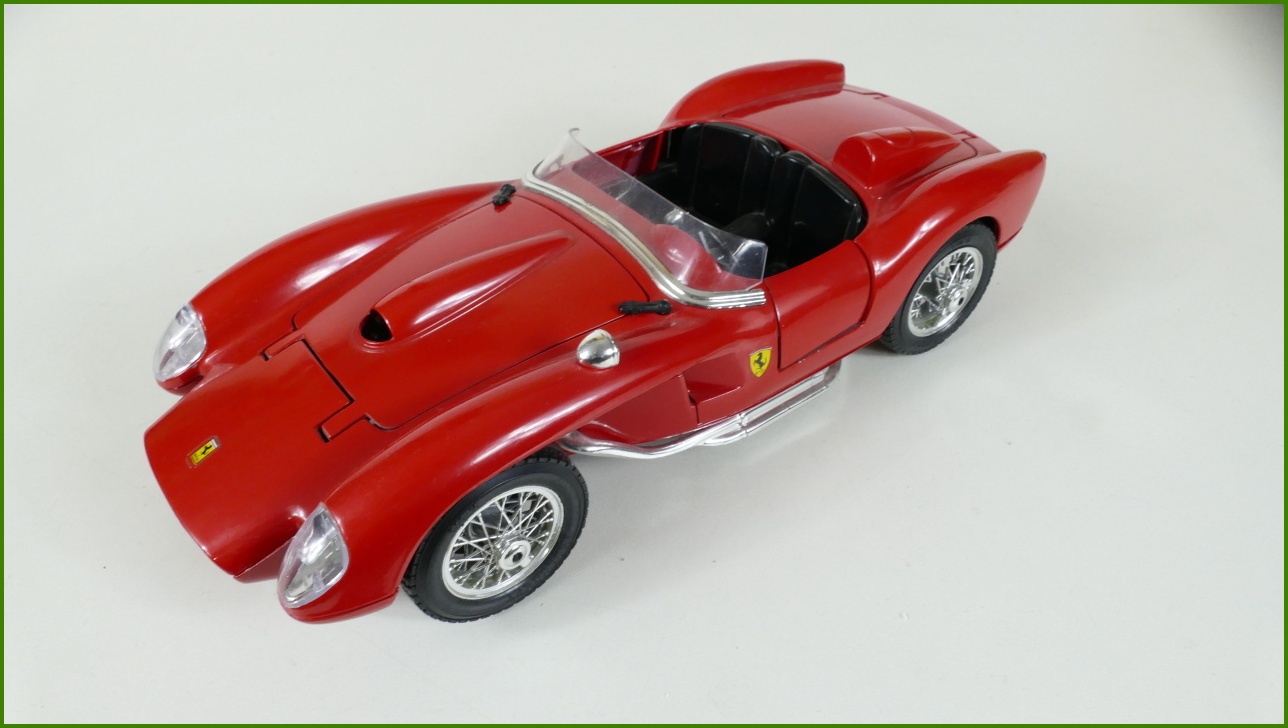 Kovový Model Bburago 1:18 - Ferrari 250 Testa Rossa (1957) - Viz Popis