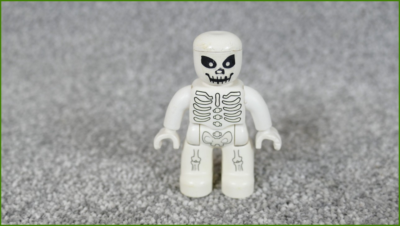 Lego Duplo figurka kostlivec