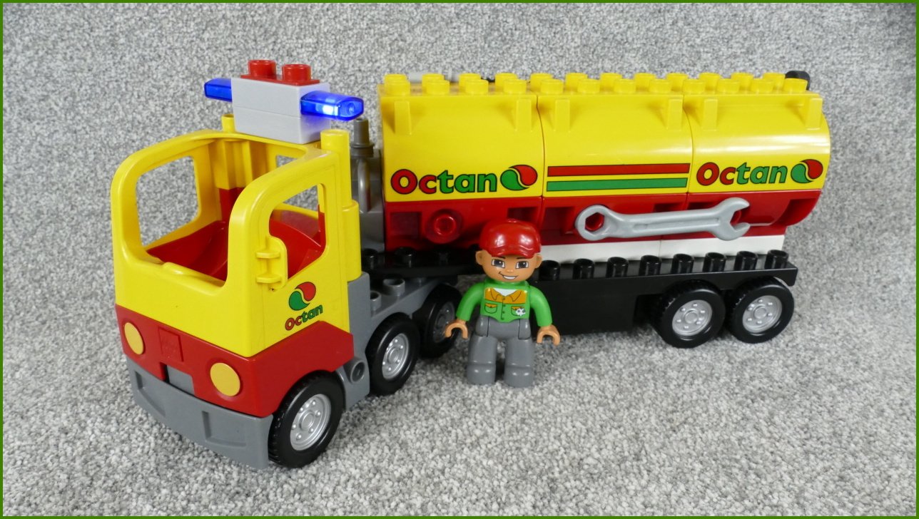 Lego® Duplo® Nákladní Auto - Cisterna Octan s Cisternami a Majáčkem / Černý Podvozek
