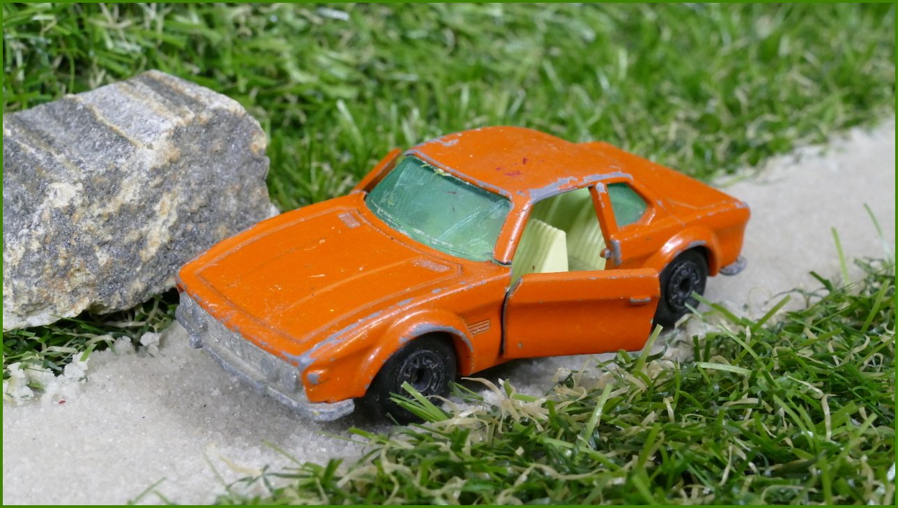 Model Autíčka Matchbox Lesney No.45 - BMW 3.0 CLS - prasklé přední sloupky