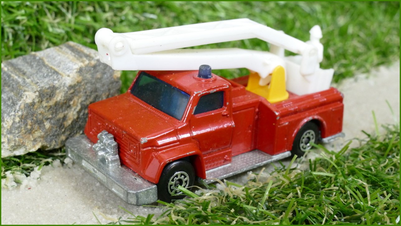 Model Autíčka Matchbox Lesney No.13 - Snorkel Fire Engine