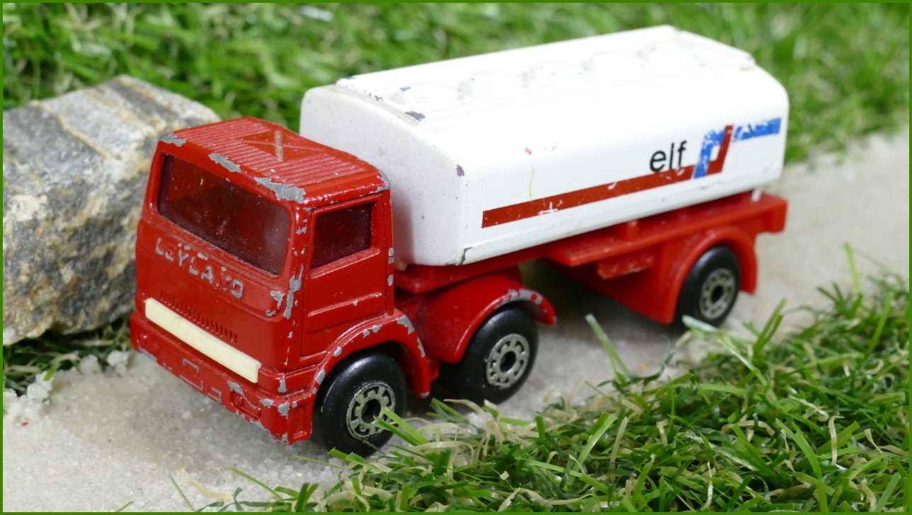 Model Autíčka Matchbox Lesney Articulated Tanker
