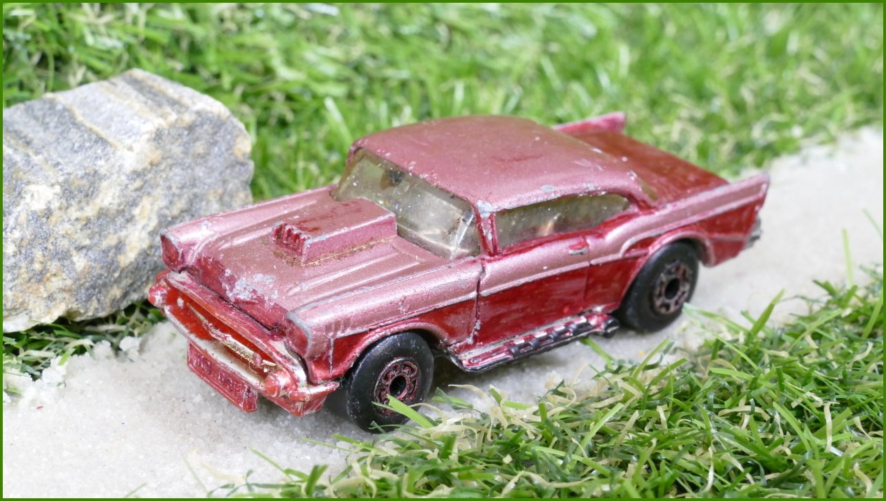 Model Autíčka Matchbox Lesney ´57 Chevy - nabarvený, jeden pant kapoty ulomen