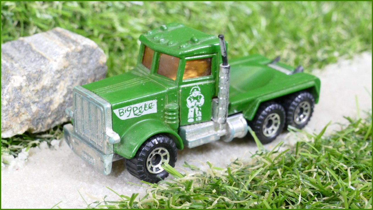 Model Autíčka Matchbox Lesney Peterbilt - poškození