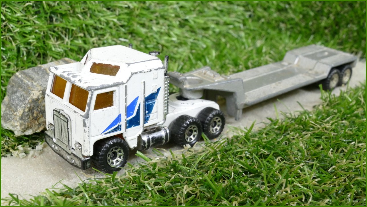 Model Autíčka Matchbox Lesney Kenworth s návěsem