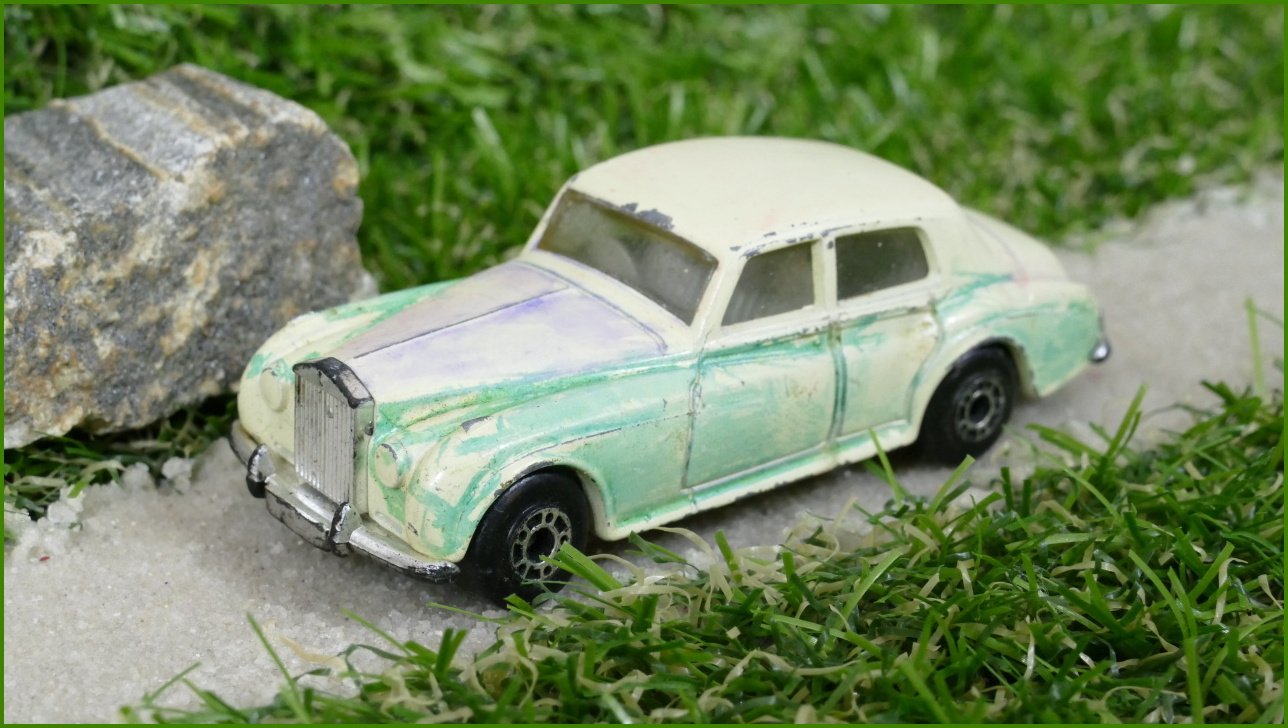 Autíčko Matchbox (Made in England) Rolls-Royce Silver Cloud - pokreslený