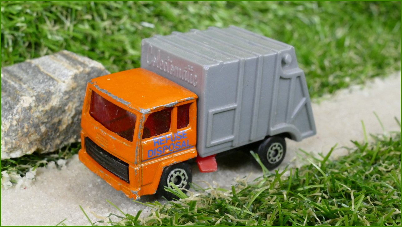 Autíčko Matchbox (China) Refuse Truck - bez zadní sklopky