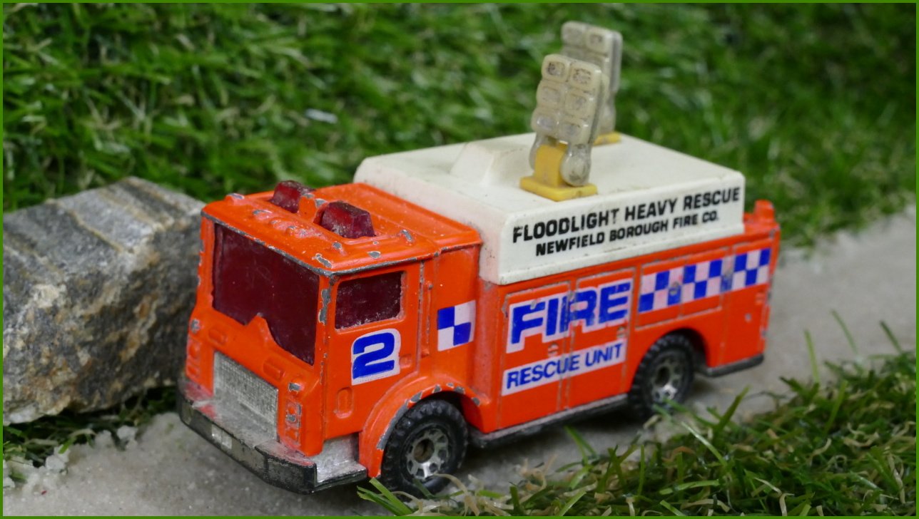 Autíčko Matchbox (China) Mack Auxiliary Power Truck