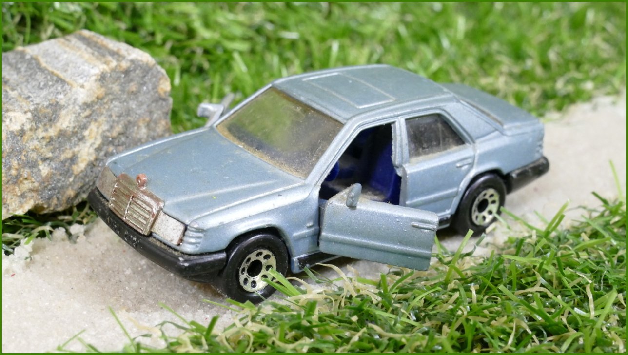 Autíčko Matchbox (Macau) Mercedes-Benz 300E
