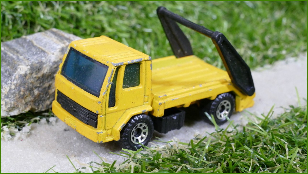 Matchbox Autíčko Angličák (Macau) Ford Cargo Skip Truck