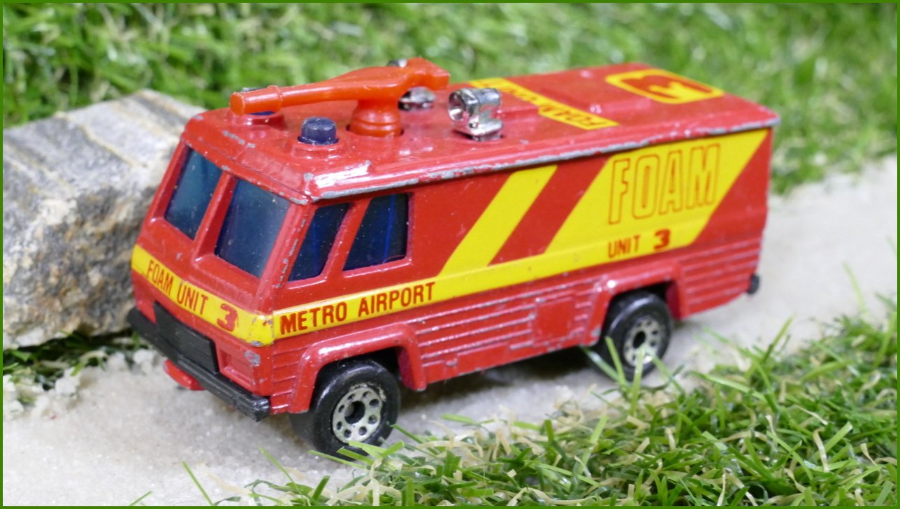 Matchbox Autíčko Angličák (Macau) Command Vehicle