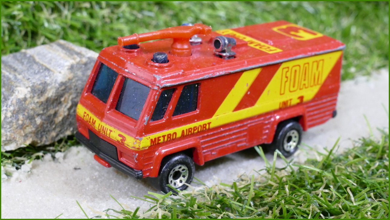 Matchbox Autíčko Angličák (Macau) Command Vehicle