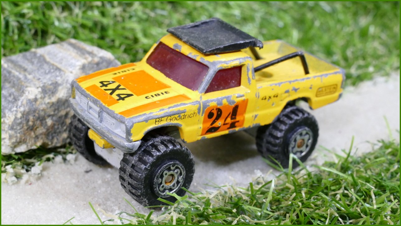 Matchbox Autíčko Angličák (Macau) 4x4 Open Back Truck - vada střechy a držáků
