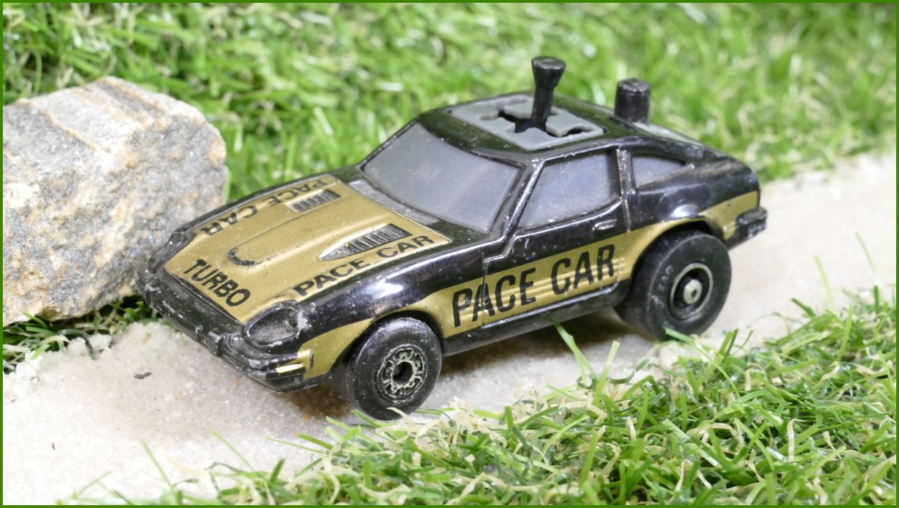 Matchbox Autíčko Angličák Trickshifters Pace Car - funkční řazení, nefunkční setrvačník