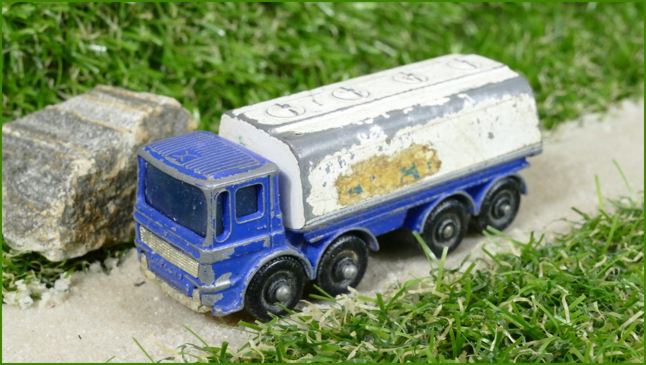 Model Autíčka Matchbox Lesney No.32 - Leyland Petrol Tanker