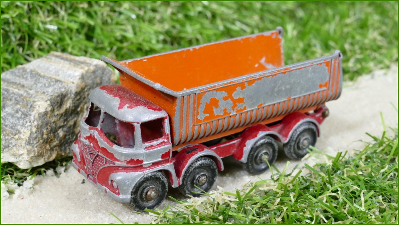 Model Autíčka Matchbox Lesney No.17 - Hoveringham Tipper