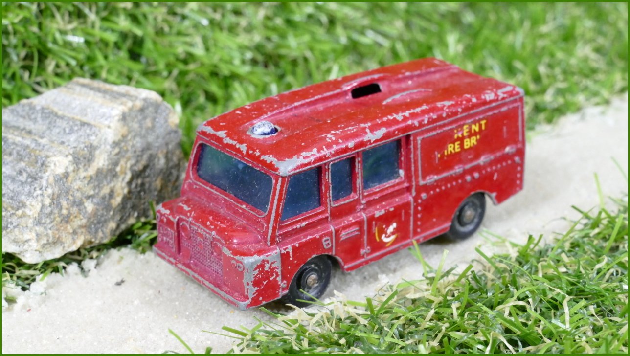 Model Autíčka Matchbox Lesney No.57 - Land Rover Fire Truck
