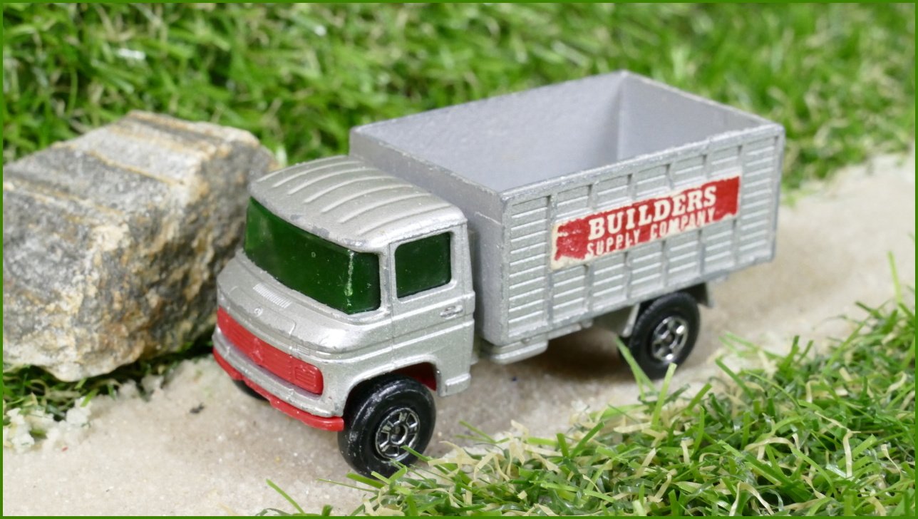 Model Autíčka Matchbox Lesney No.11 - Mercedes Scaffolding Truck