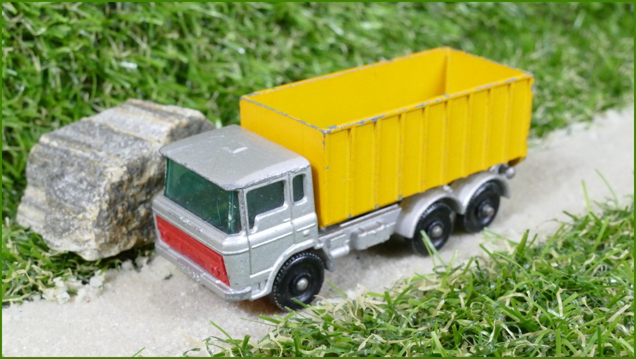 Model Autíčka Matchbox Lesney No.47 - Tipper Container Truck