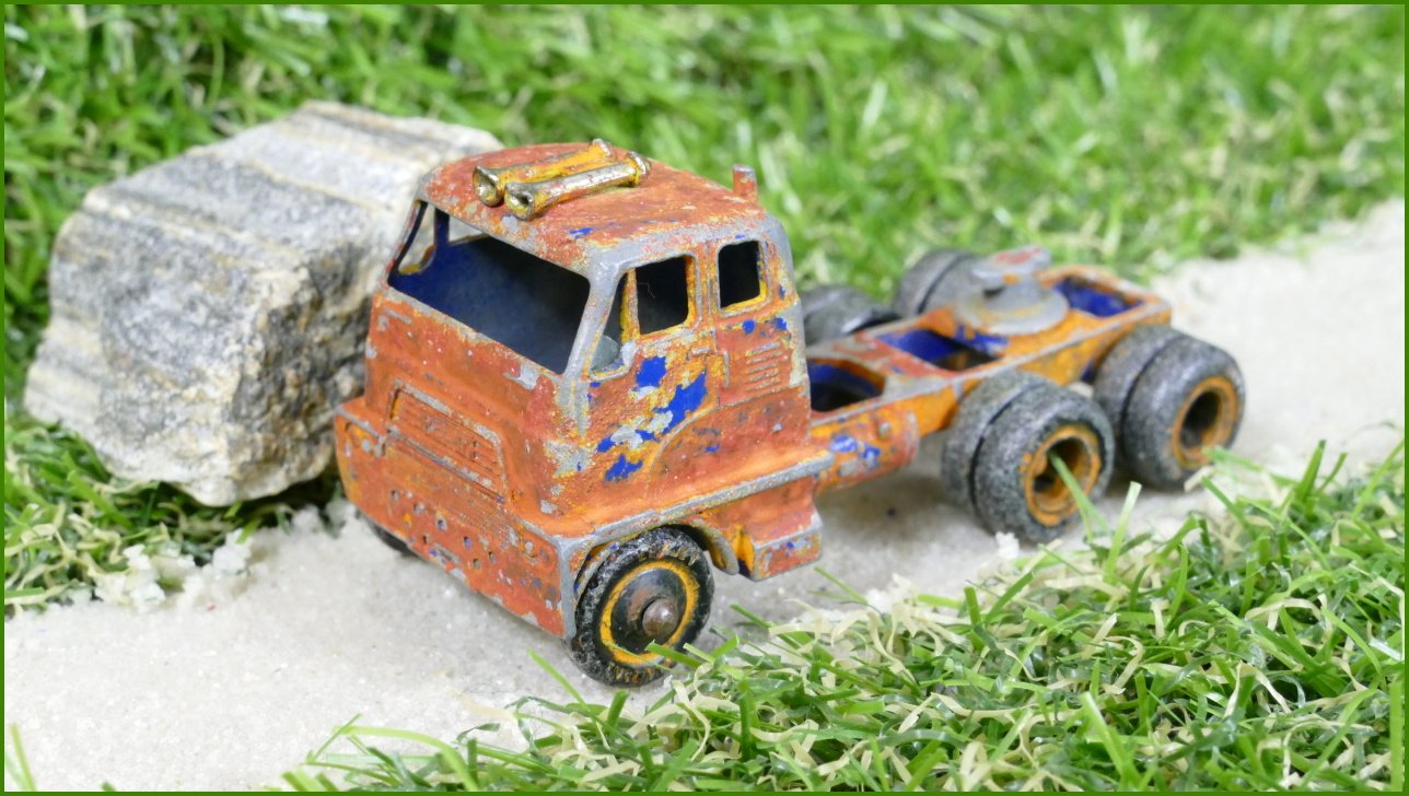 Model Autíčka Matchbox Lesney No.9 - Hendrickson Tractor