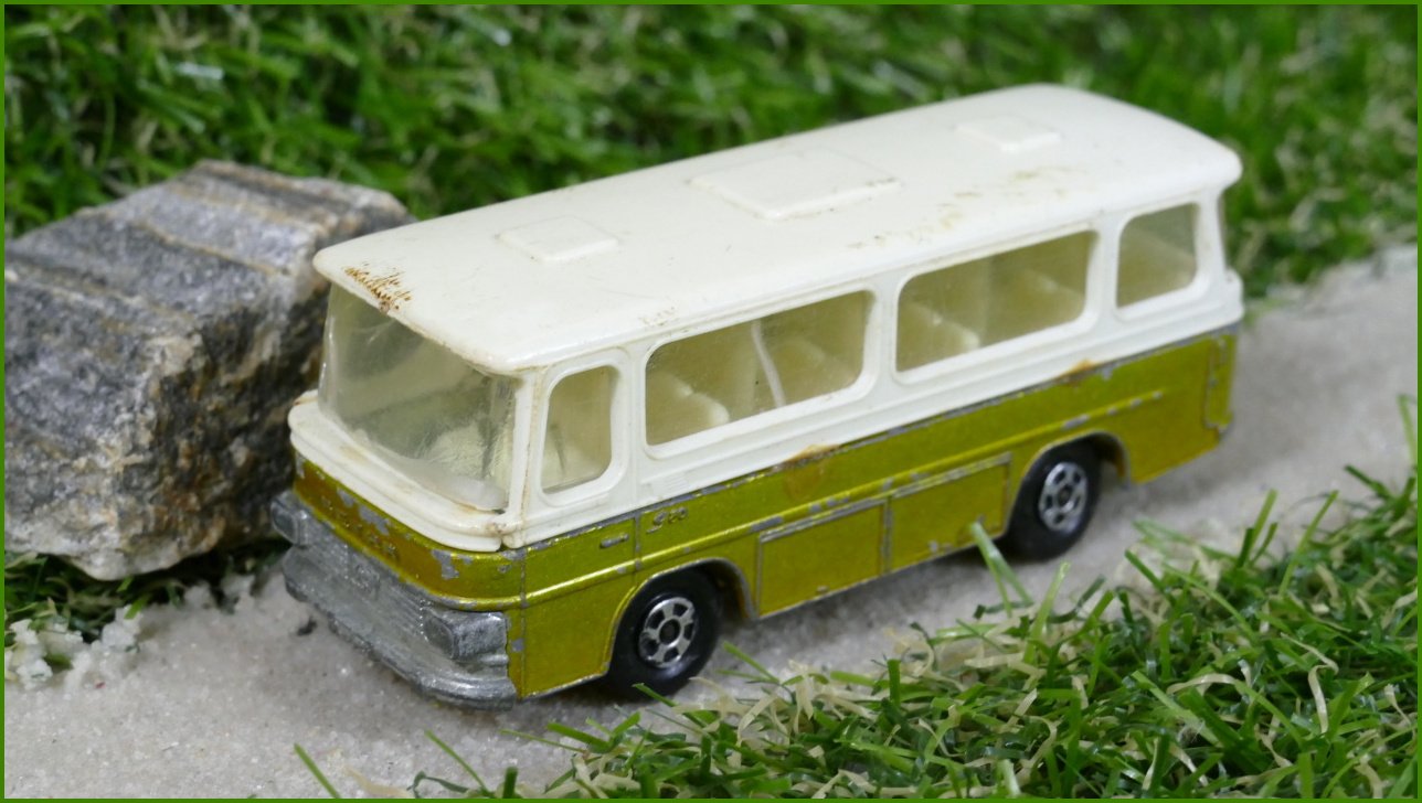 Model Autíčka Matchbox Lesney No.12 - Setra Coach - prasklé přední okno