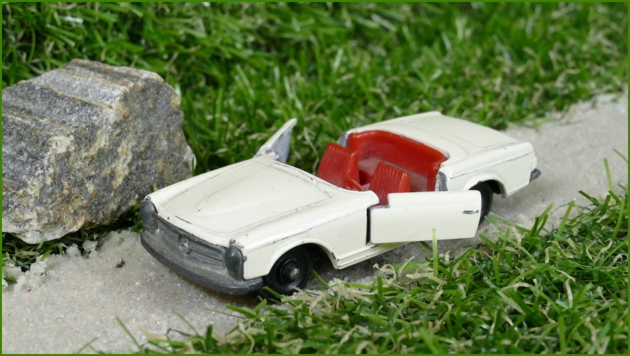 Model Autíčka Matchbox Lesney No.27 - Mercedes 230 SL - bez předního skla
