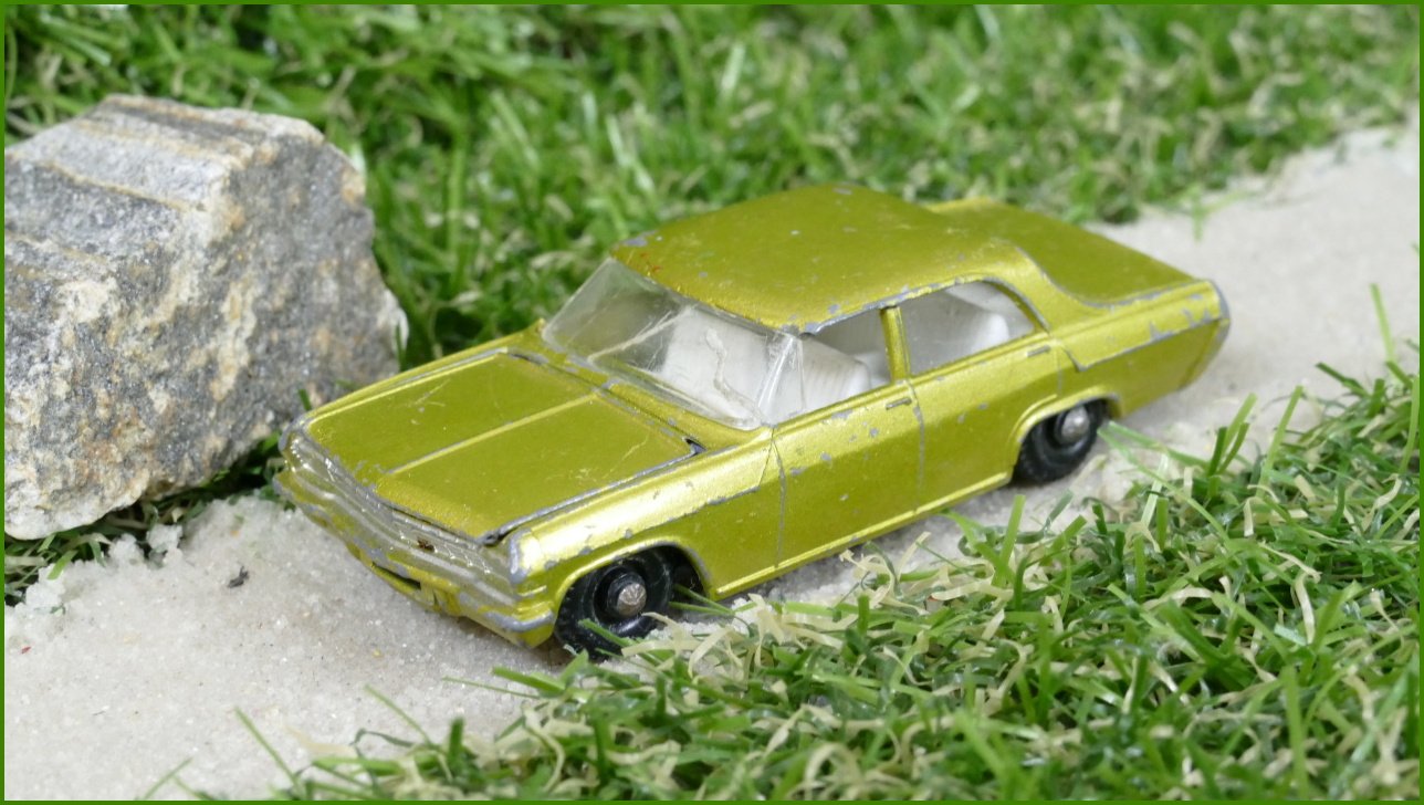 Model Autíčka Matchbox Lesney No.36 - Opel Diplomat - prasklé přední sklo