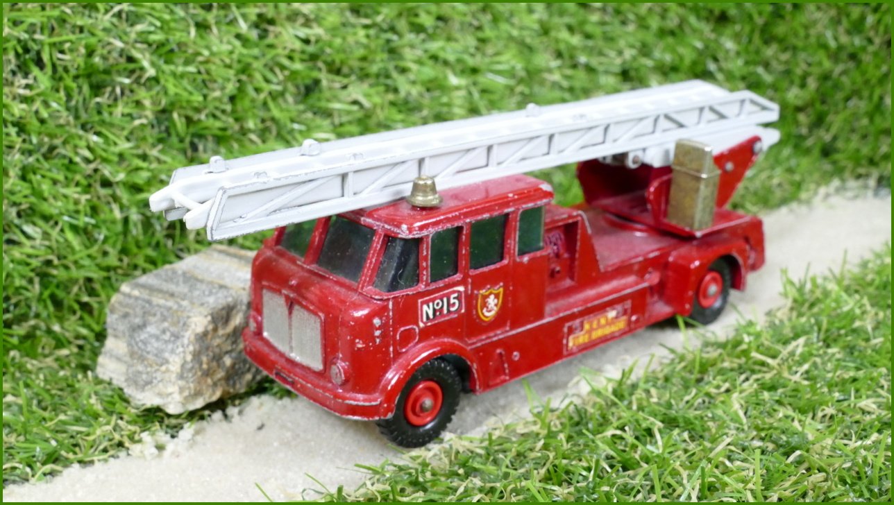 Model Autíčka Matchbox Lesney No.15 - Merryweather Fire Engine
