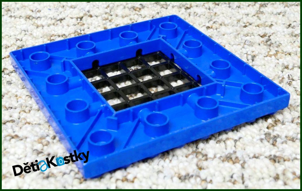 Lego® Duplo® Podložka/Deska 8x8 s Mříží Modrá (Černá Mříž)