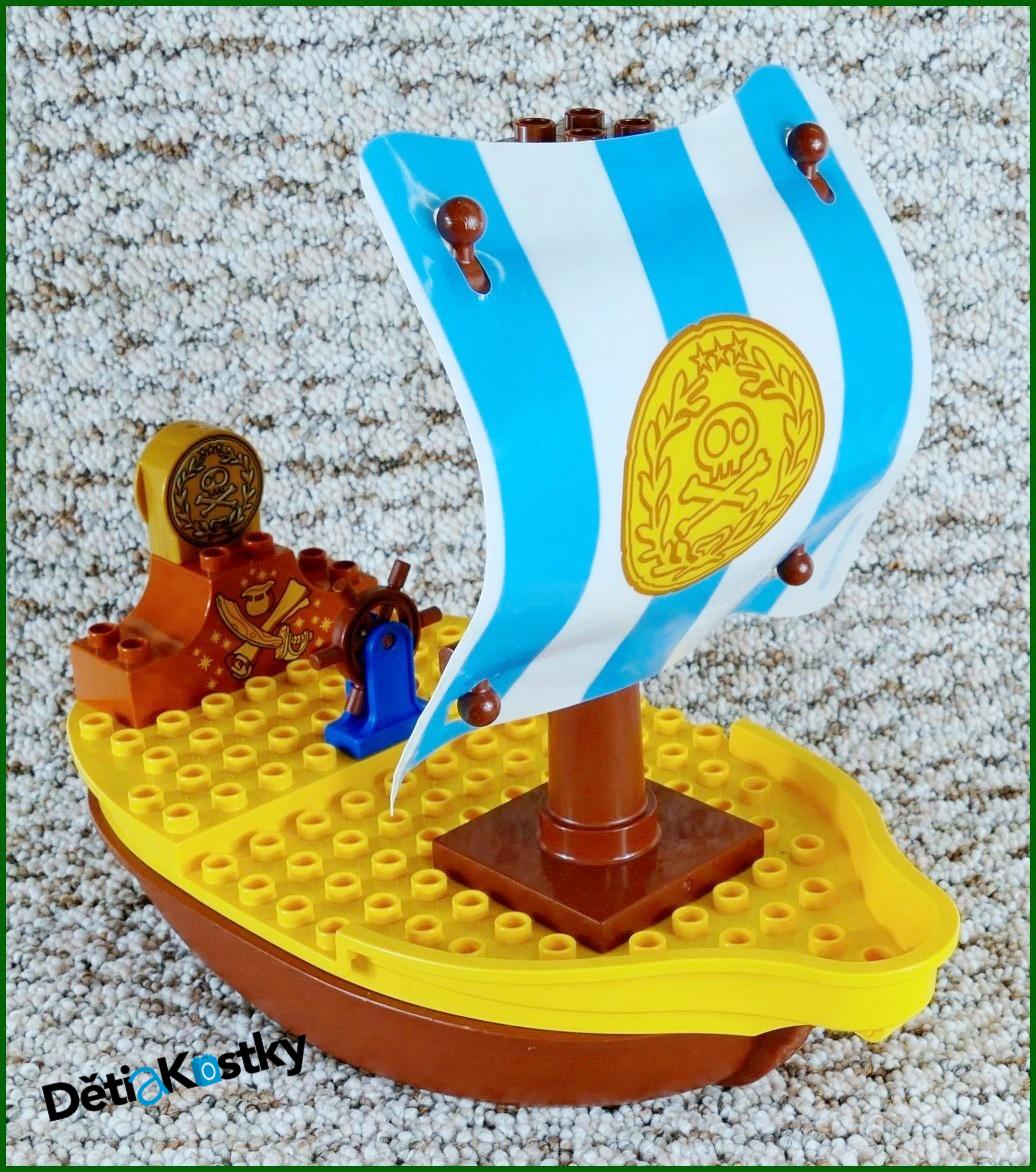 Lego® Duplo® Jakeova Pirátská Loď Bucky - Modré Kormidlo