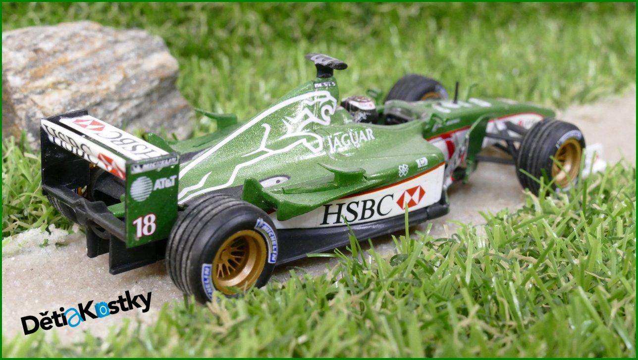 Model Autíčka Hot Wheels Formule Jaguar R2 (1:43)