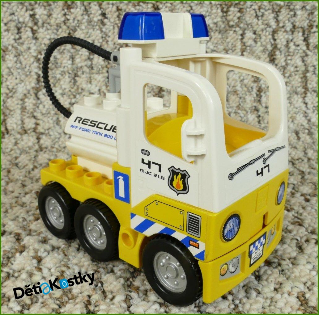 Lego® Duplo® Letištní Tahač s Bílou Cisternou