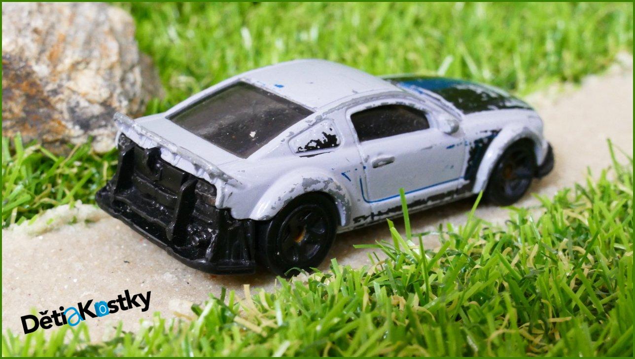 Model Autíčka Hot Wheels 2005 Ford Mustang