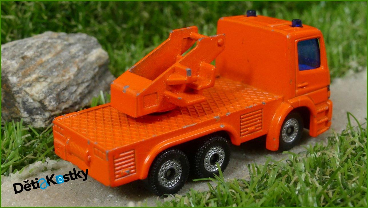 Model Siku Autíčko Mercedes Truck