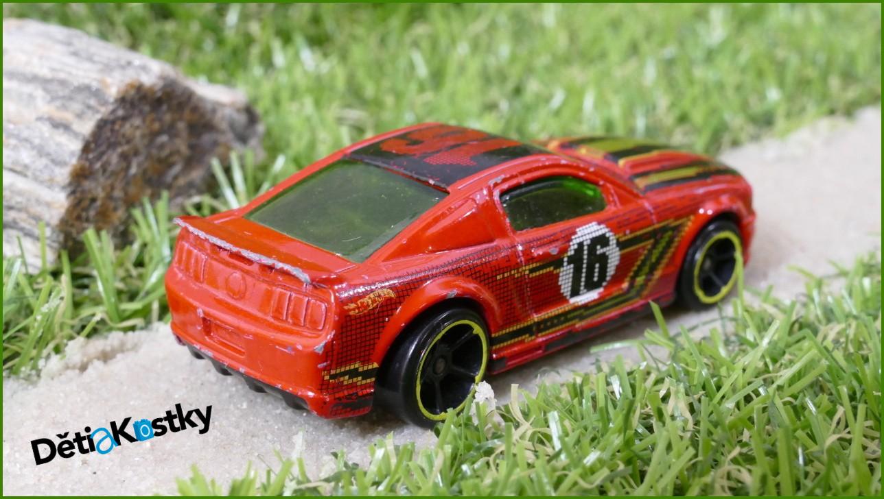 Angličák - Hot Wheels Autíčko ´07 Ford Mustang