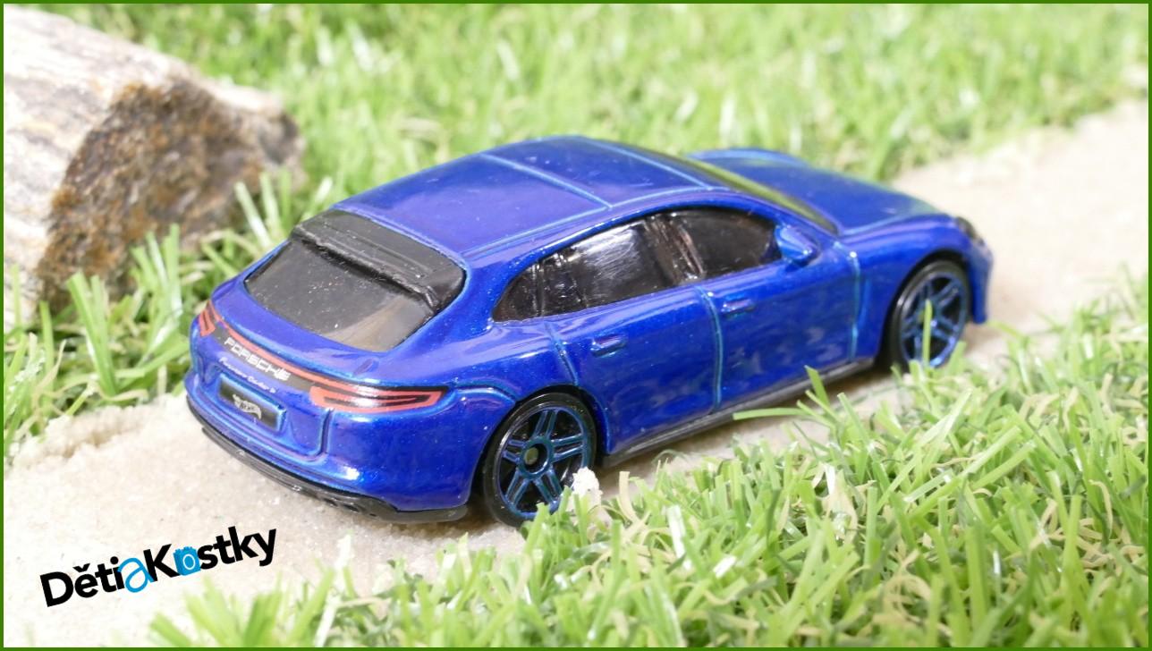 Angličák - Hot Wheels Autíčko Porsche Panamera Turbo S