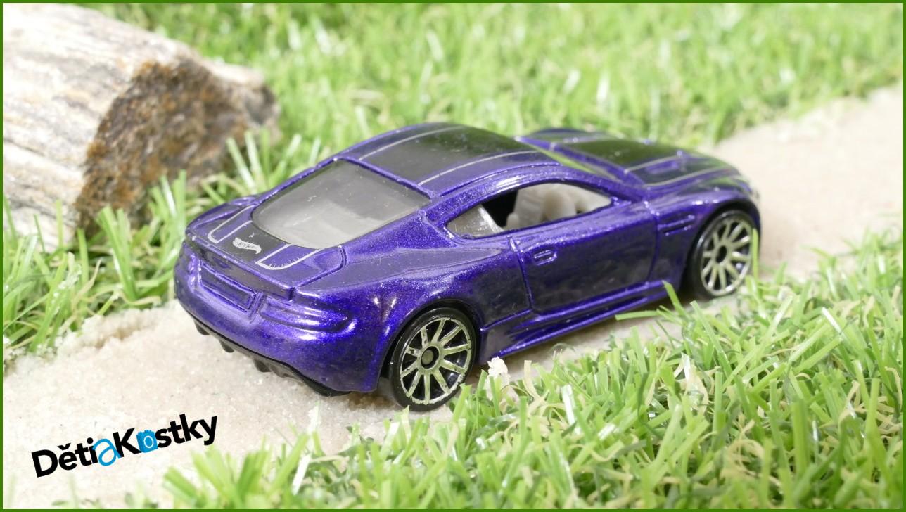 Angličák - Hot Wheels Autíčko Aston Martin DBS