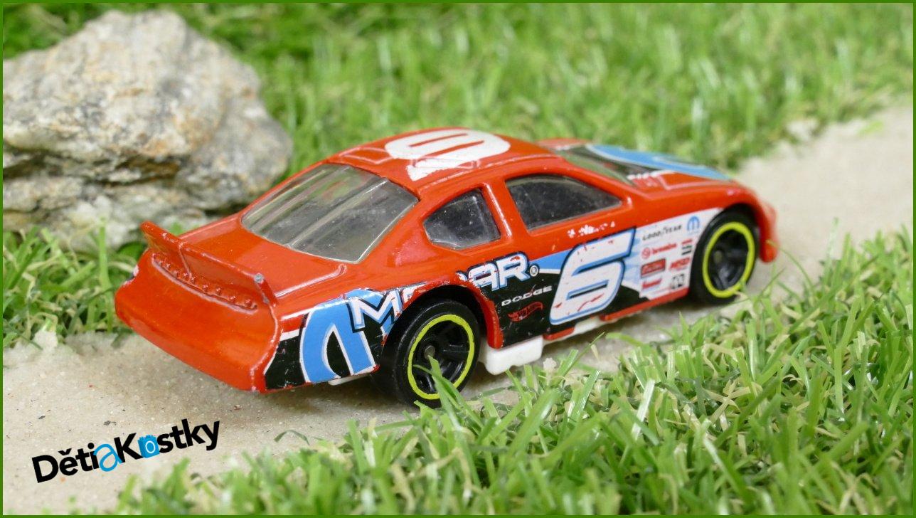 Hot Wheels Autíčko Mopar Race Car