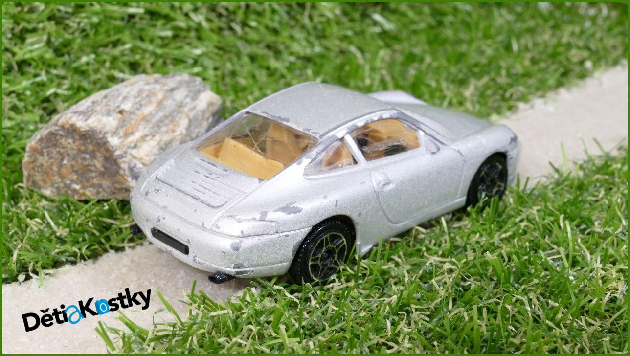 Angličák Bburago 1:43 - Porsche 911 - Rozbitá skla